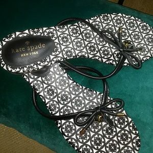 Kate Spade New York Black White Bow sandal Flat 8